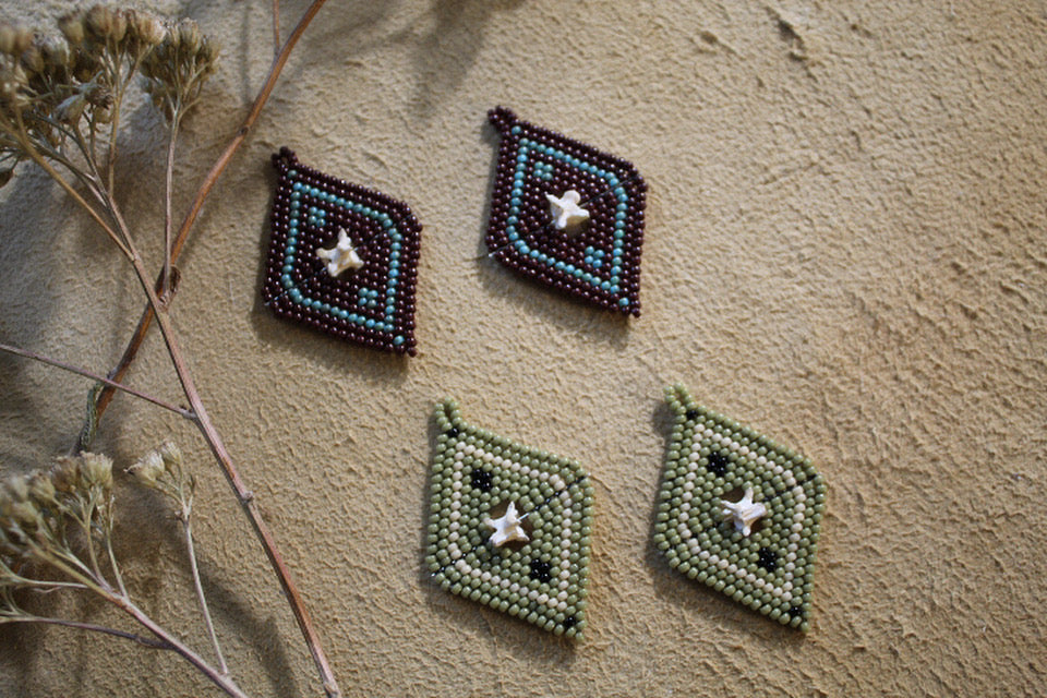 vertebrae diamonds - sage green + cream